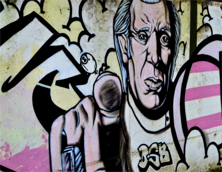 Fotografía de un grafiti en la Carretera de Castilla - Narón