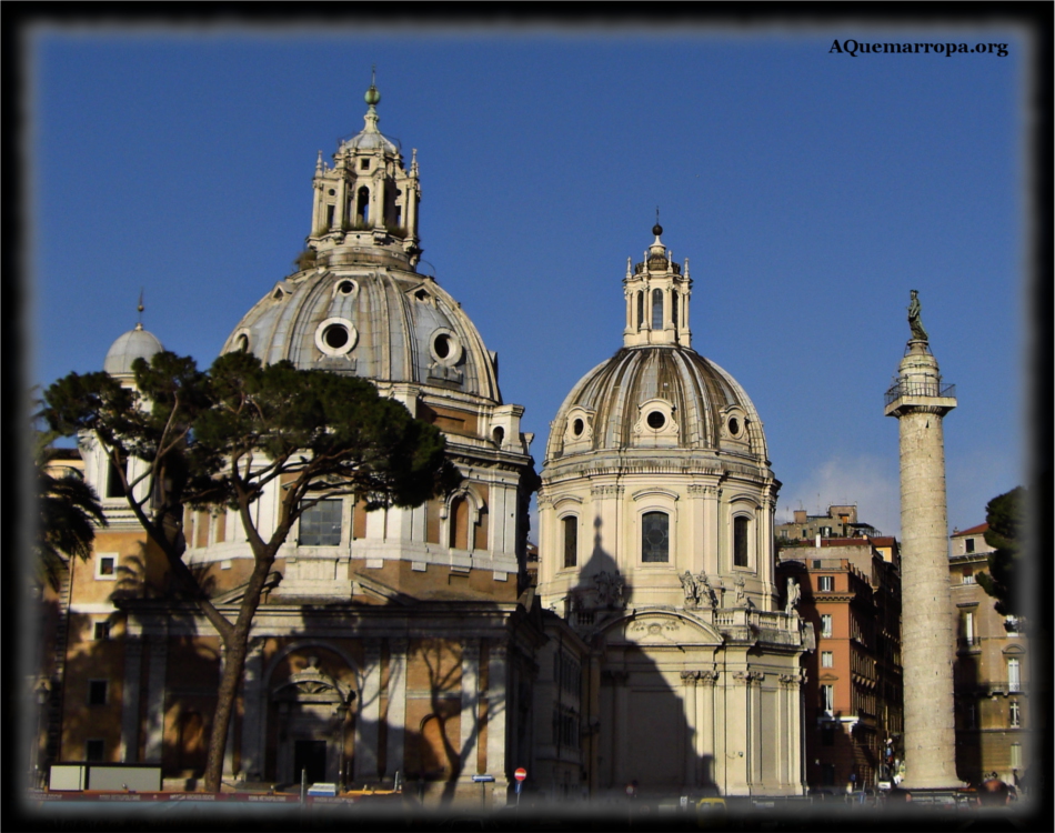 Iglesias de Santa María de Loreto y del Santísimo Nombre de María. Roma 2008 Foro Traiano Roma. Chiesa di Santa Maria di Loreto e Chiesa dell Santissimo nome di Maria. Coloona di Traiano. Piazza di Venezecia. Roma 2008