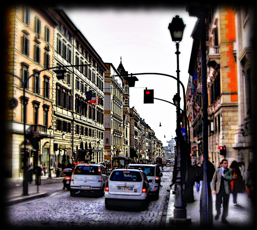 Calle romana, (Via Nazionale) que lleva hacia el Monumento de Victor Manuel Roma de día, llegando al Monumento de Victor manuel. Año 2008